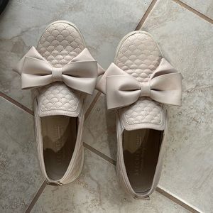 Sketchers shoes